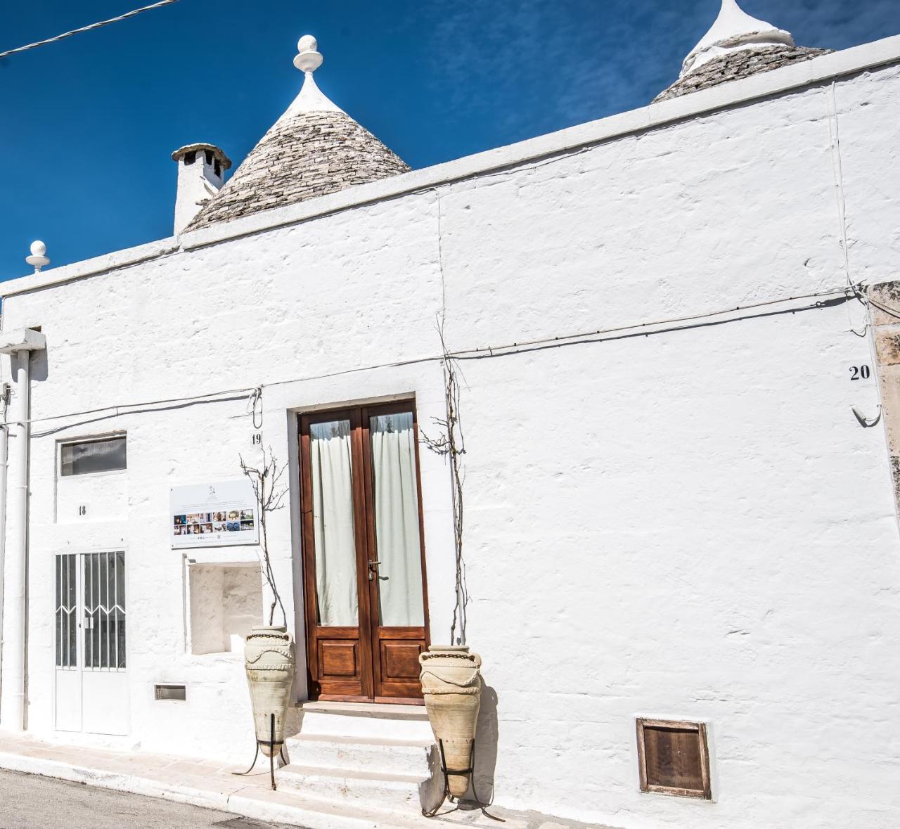 Trulli Antichi Mestieri - Widespread Trulli In The Historic Center Alberobello Exteriör bild